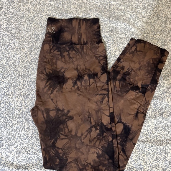 PINK Victoria's Secret Brown Tie-Dye Leggings - Picture 1 of 4
